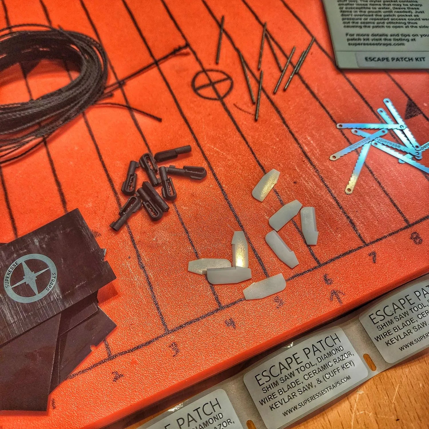 Escape Patch Kit - Concealable Patch with Escape & Evasion Tools